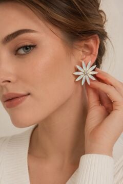 Beyaz Renk Kristal Taşlı Lotus Model Kadın Küpe