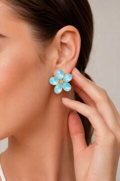 Buz Mavisi Renk Kristal Taşlı Çiçek Model Kadın Küpe