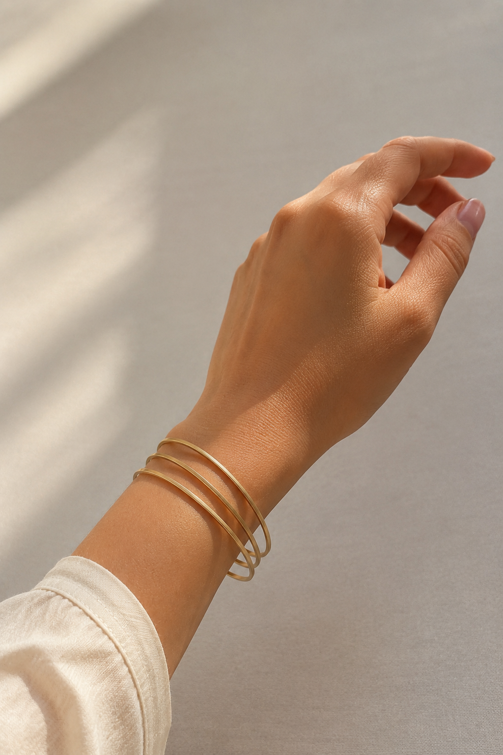 316L Çelik Gold Renk Ajda Model Kadın 65 mm Bilezik