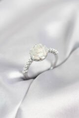 Gümüş Renk Gül Model İncili Kadın Yüzük