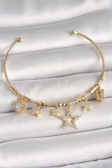 Pirinç Gold Renk Sallantı Zirkon Taşlı Yıldız Model Kalp Detay Charm Kadın Bileklik