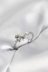 Gümüş Renk Yonca Model Sedefli Kadın Yüzük