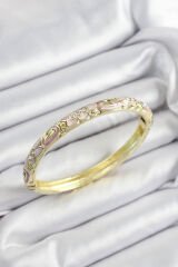 Mineli Pirinç Zirkon Taşlı Fuşya Çiçek Motifli Gold Renk Kadın Kelepçe