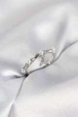 Gümüş Renk Sallantılı Kemik Model Kadın Yüzük