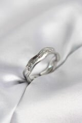 Gümüş Renk Su Damlası Model Zirkon Taşlı Kadın Yüzük