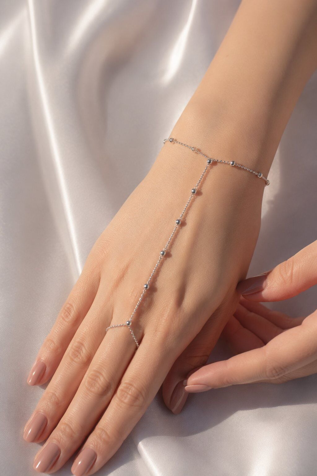 Pirinç Gümüş Renk Dorika Model Kadın Şahmeran