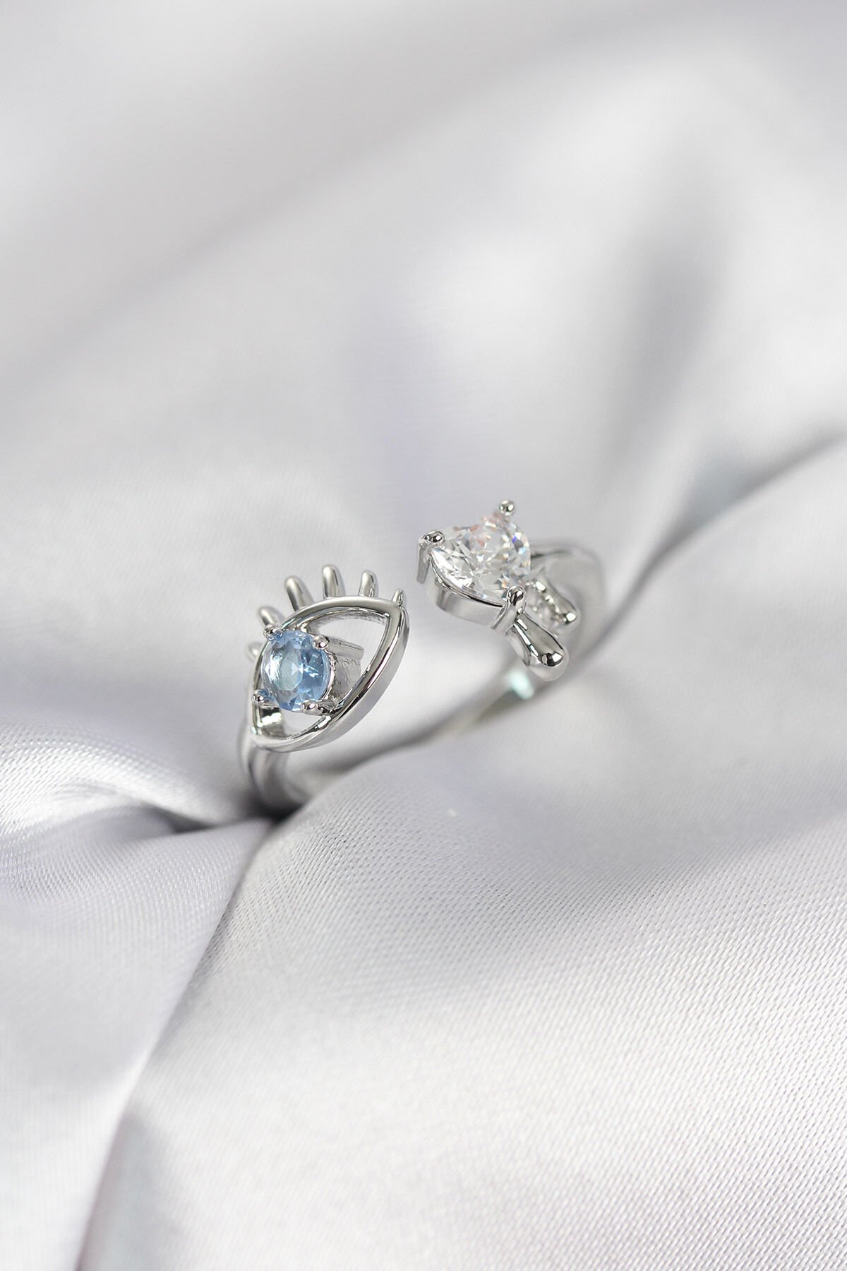 Gözyaşı Model Gümüş Renk Zirkon Taşlı Kadın Yüzük