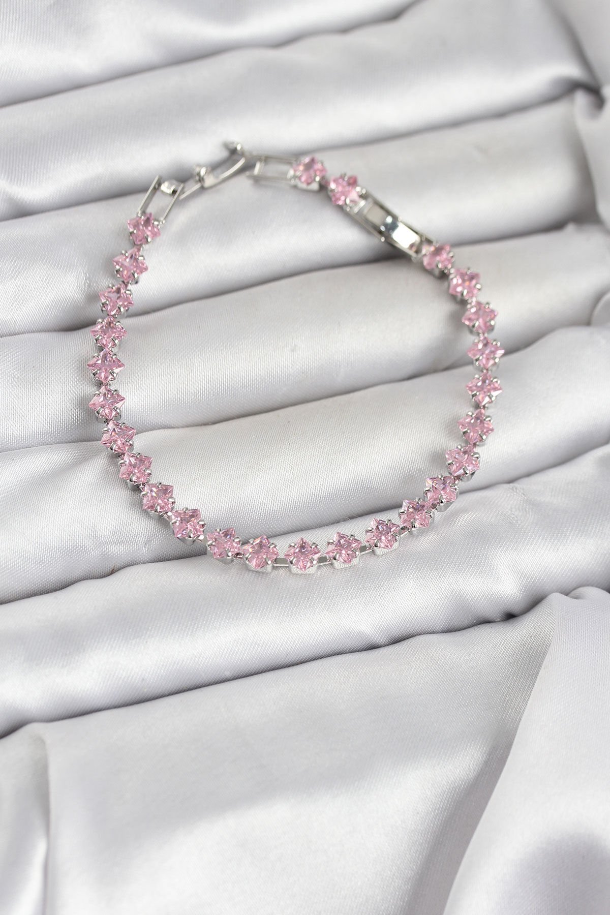 Pembe Kare Zirkon Taşlı Gümüş Renk Pirinç Su Yolu Kadın Bileklik