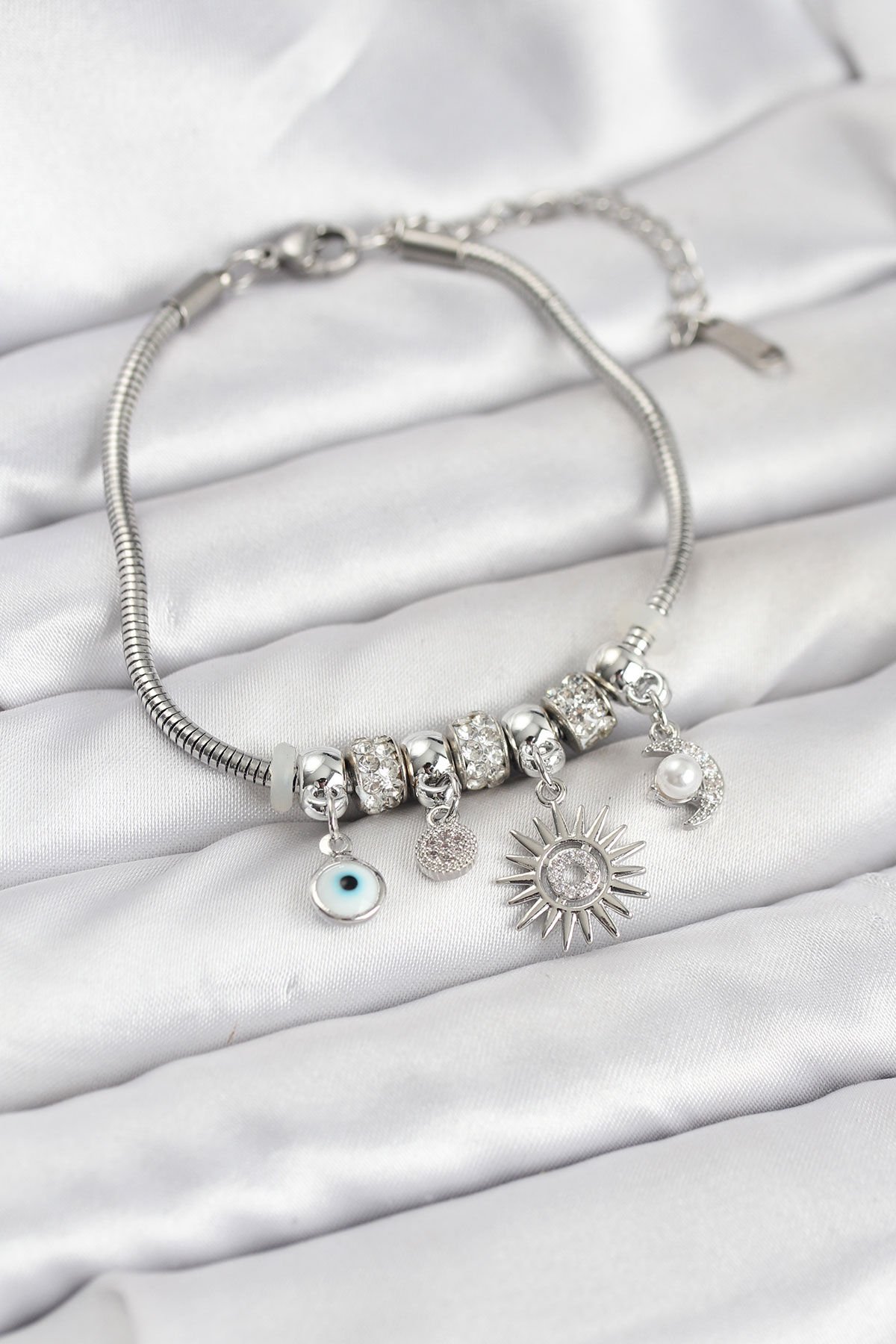 Pirinç Gümüş Renk Güneş Charmlı Kadın Bileklik