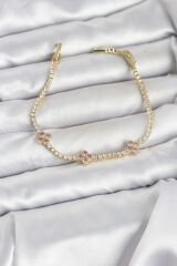 Pembe Yonca Detaylı Zirkon Taşlı Gold Renk Pirinç Su Yolu Kadın Bileklik