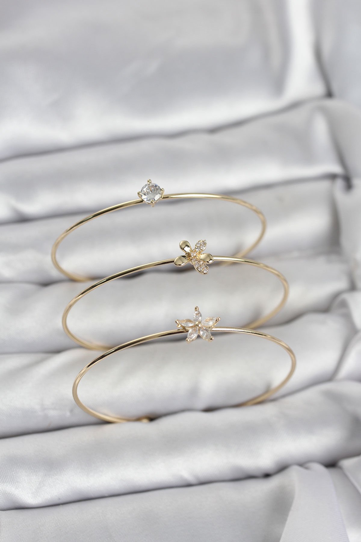 Gold Renk Zirkon Taşlı Pirinç 3'lü Kadın Bileklik Kombini