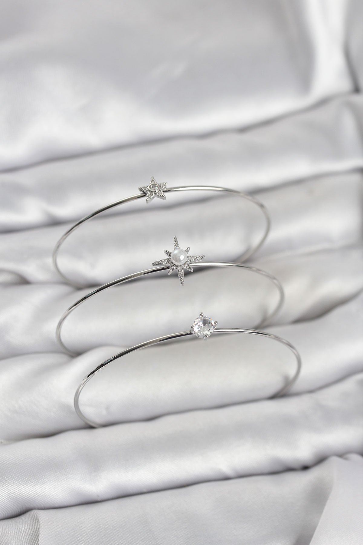 Gümüş Renk Kutup Yıldızı Model Zirkon Taşlı 3'lü Kadın Bileklik Kombini