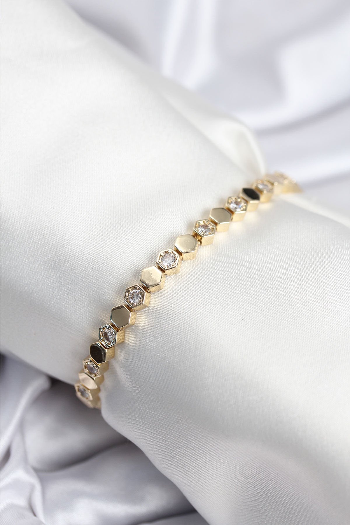 Pirinç VIP Seri Gold Renk Petek Model Kadın Bileklik