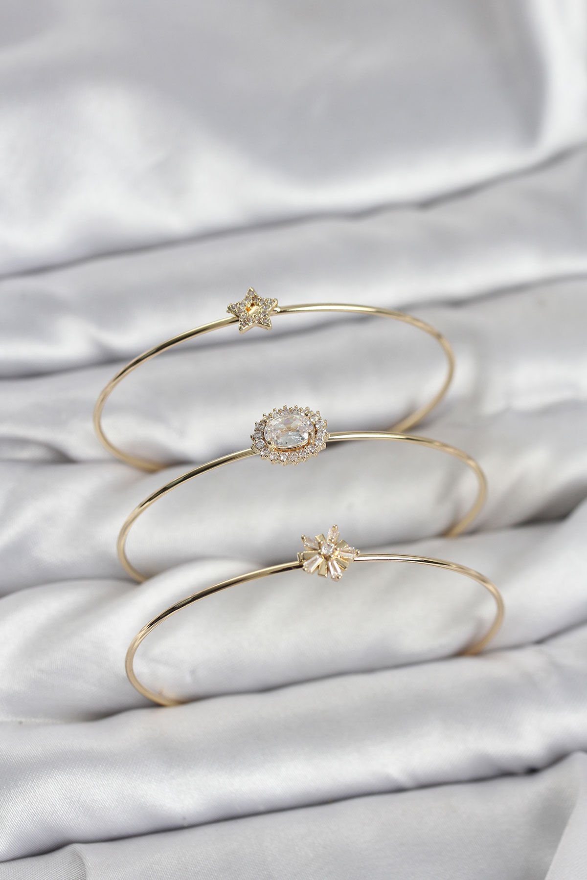 Zirkon Taşlı Gold Renk Tek Taş Model 3'lü Kadın Bileklik Kombini