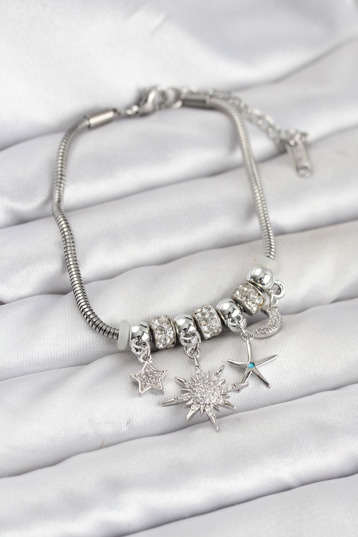 Pirinç Gümüş Renk Güneş Tema Charmlı Kadın Bileklik