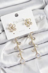 Pirinç Zirkon Taşlı Sallantılı Çiçek Model Gold Renk 925 Ayar Gümüş Çivi Kadın Küpe