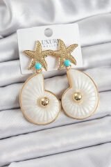 Pirinç Deniz Yıldızı Ve Deniz Kabuğu Figürlü Gold Renk Kadın Küpe