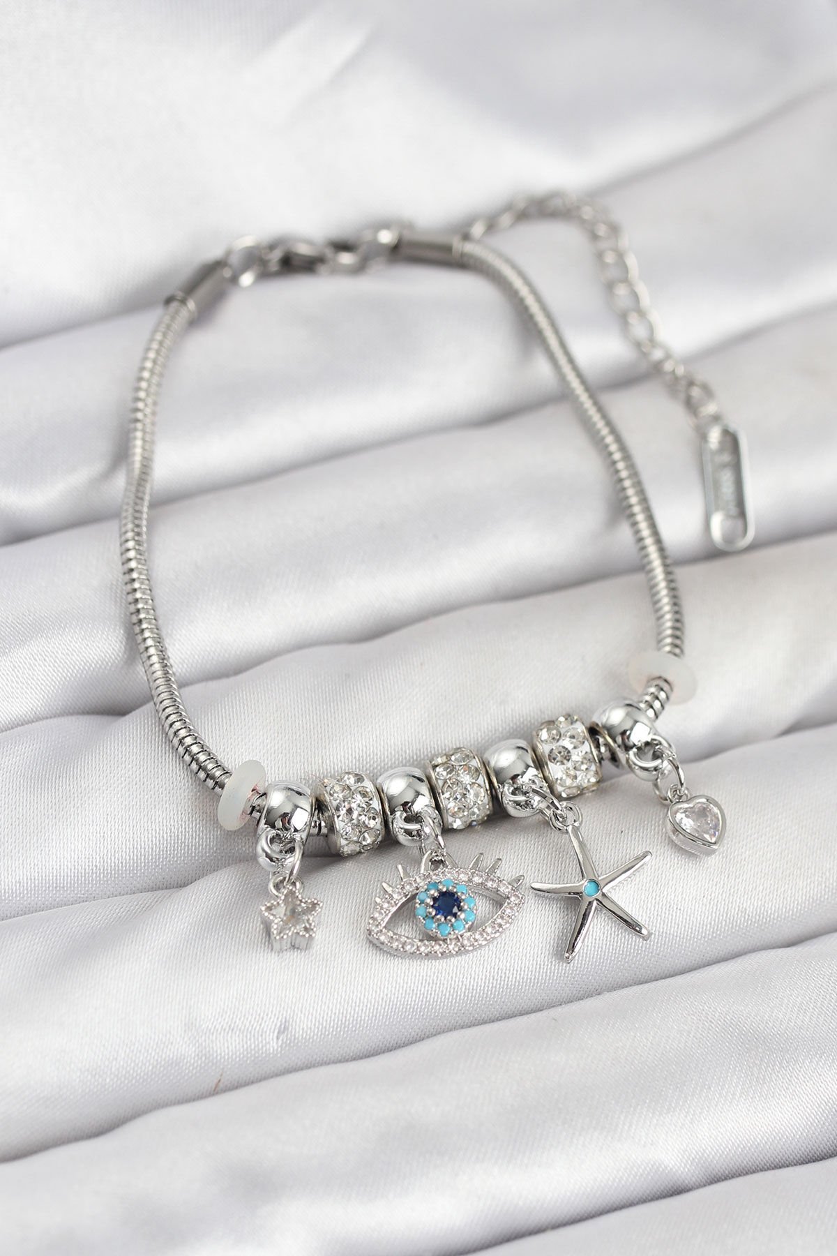 Pirinç Gümüş Renk Göz Model Charmlı Kadın Bileklik