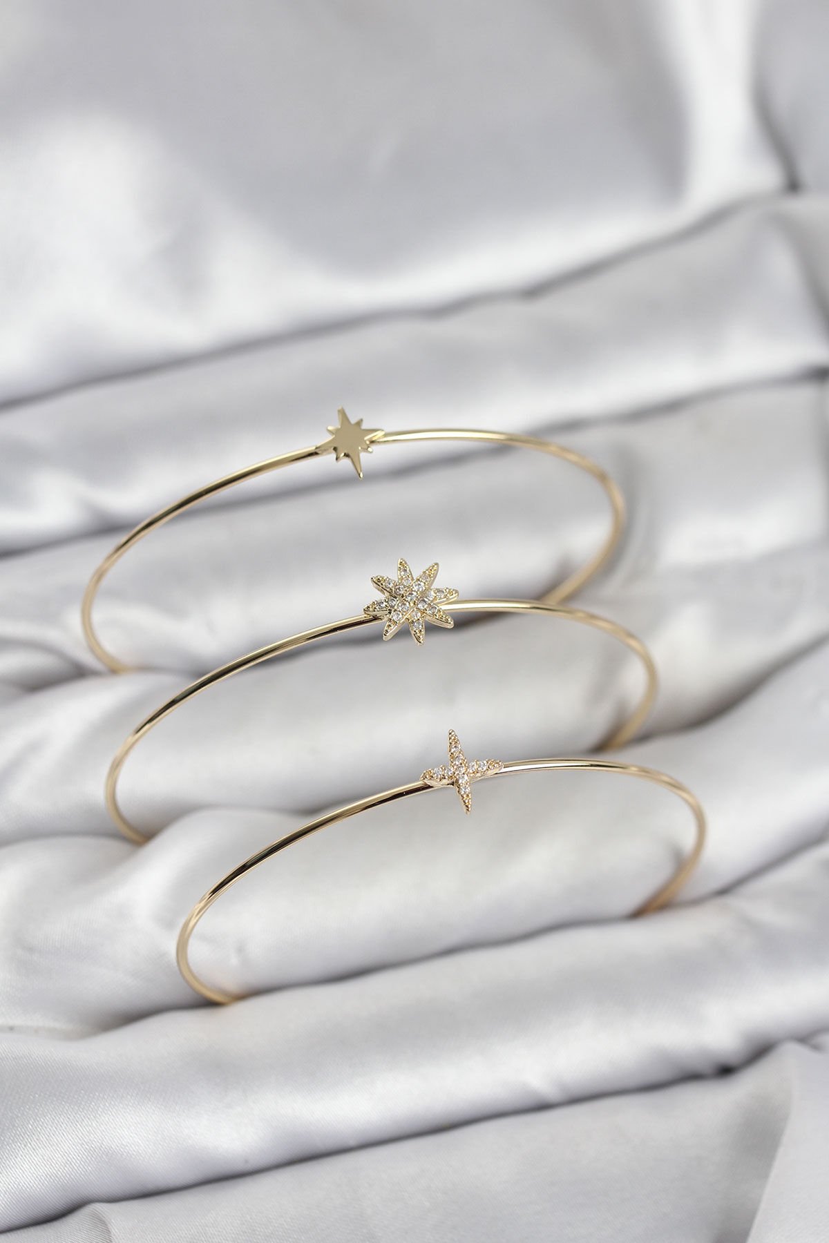 Zirkon Taşlı Kutup Yıldızı Model Gold Renk 3'lü Kadın Bileklik Kombini