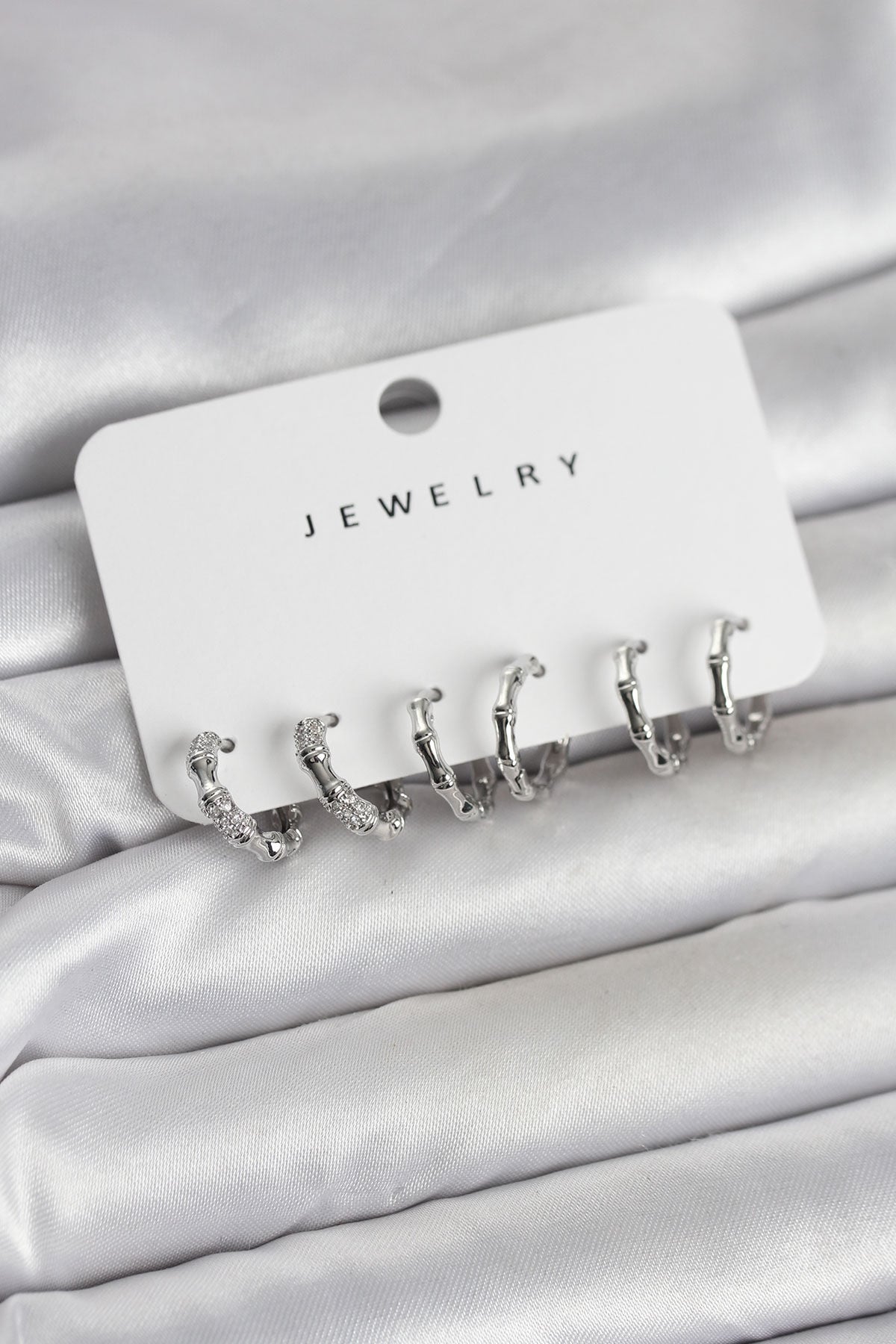 Gümüş Renk Pirinç Kemik Model 3 Çift Kadın Küpe Seti