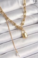 316L Çelik Gold Renk Tiffany Zincir Model Kilit Figür Sallantı İnci Detay Kadın Kolye
