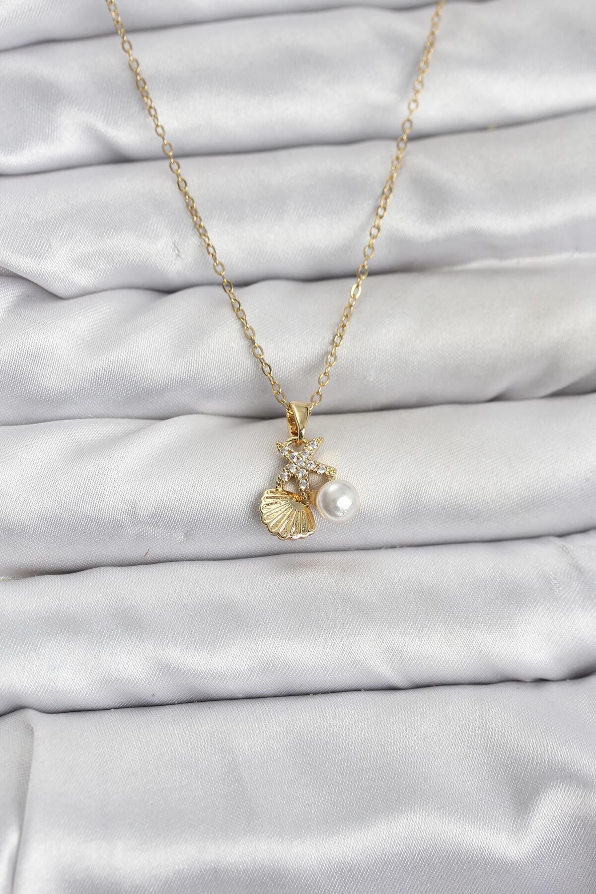 316L Çelik Zincir Gold Renk Deniz Kabuğu ve Deniz Yıldızı Model Zirkon Taşlı Kadın Kolye