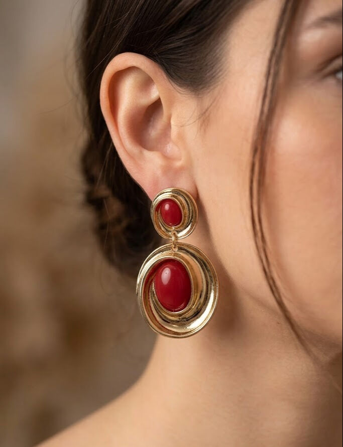 Kırmızı Sallantılı Damla Model Gold Renk Vintage Kadın Küpe