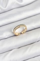 Pirinç Gold Renk Sıralı Zirkon Taşlı Kutup Yıldızı Model Kadın Yüzük