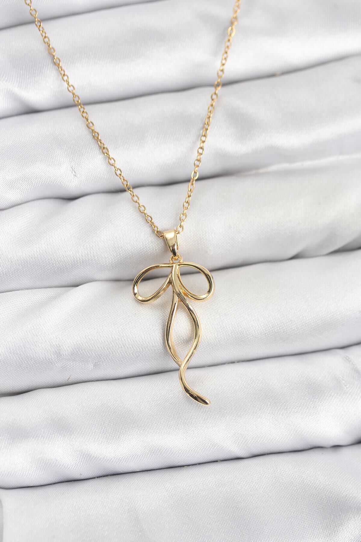 316L Çelik Zincir Gold Renk Fiyonk Model Kadın Kolye