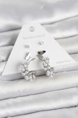 Pirinç Gümüş Renk Kelebek Detaylı Kadın Küpe Seti