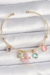 Pirinç Gold Renk Pembe Zirkon Taşlı Kelebek Figür Sallantı Detaylı Charm Kadın Bileklik