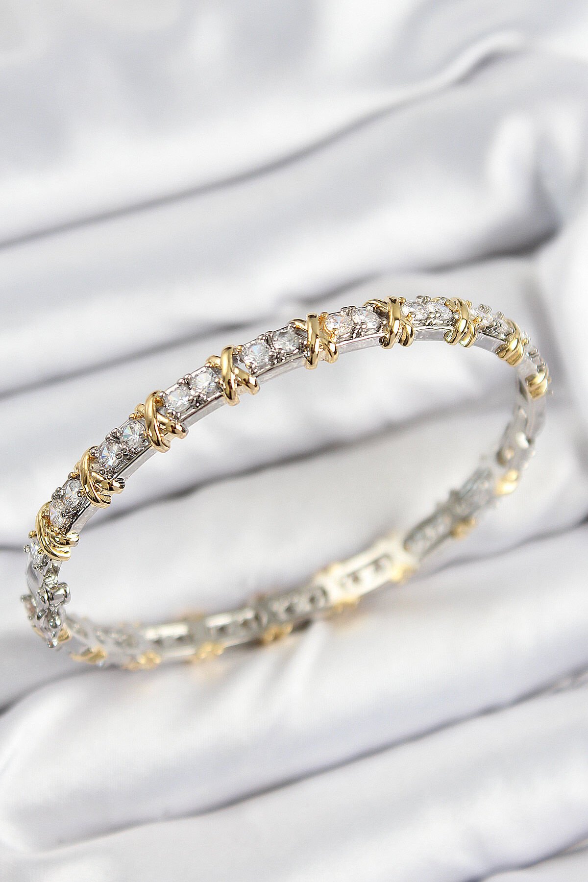 Pirinç Zirkon Taşlı XOXO Model Gümüş Ve Gold Renk Kadın Bileklik