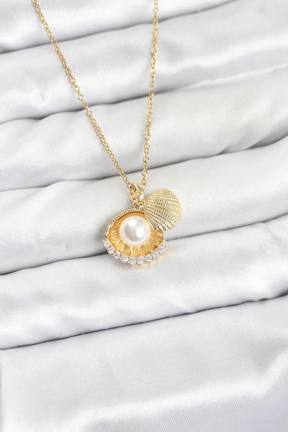 316L Çelik Zincir Gold Renk İncili Deniz Kabuğu Model Zirkon Taşlı Kadın Kolye