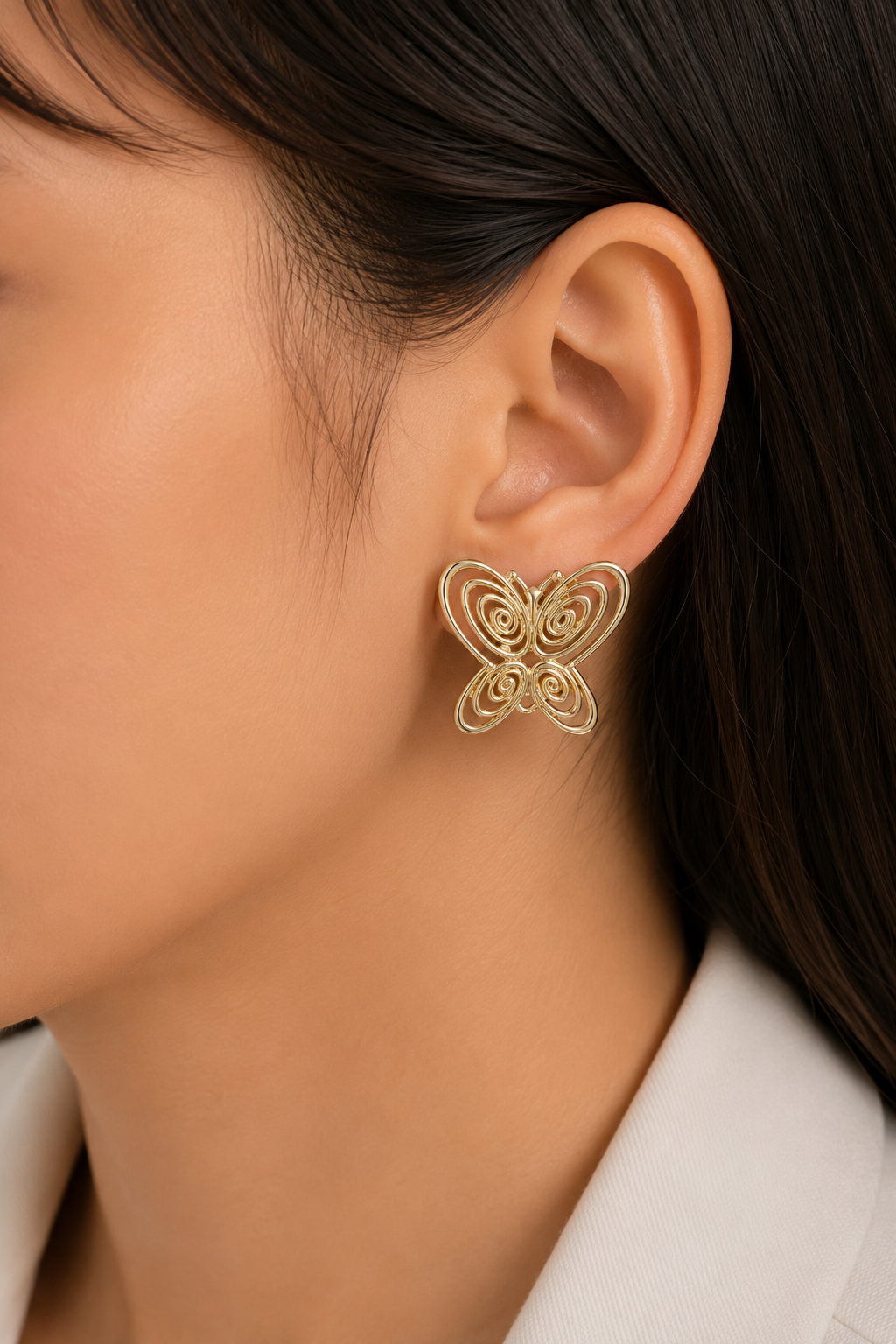 Füsun Küpesi Model Gold Renk Kelebek Model Pirinç Kadın Küpe