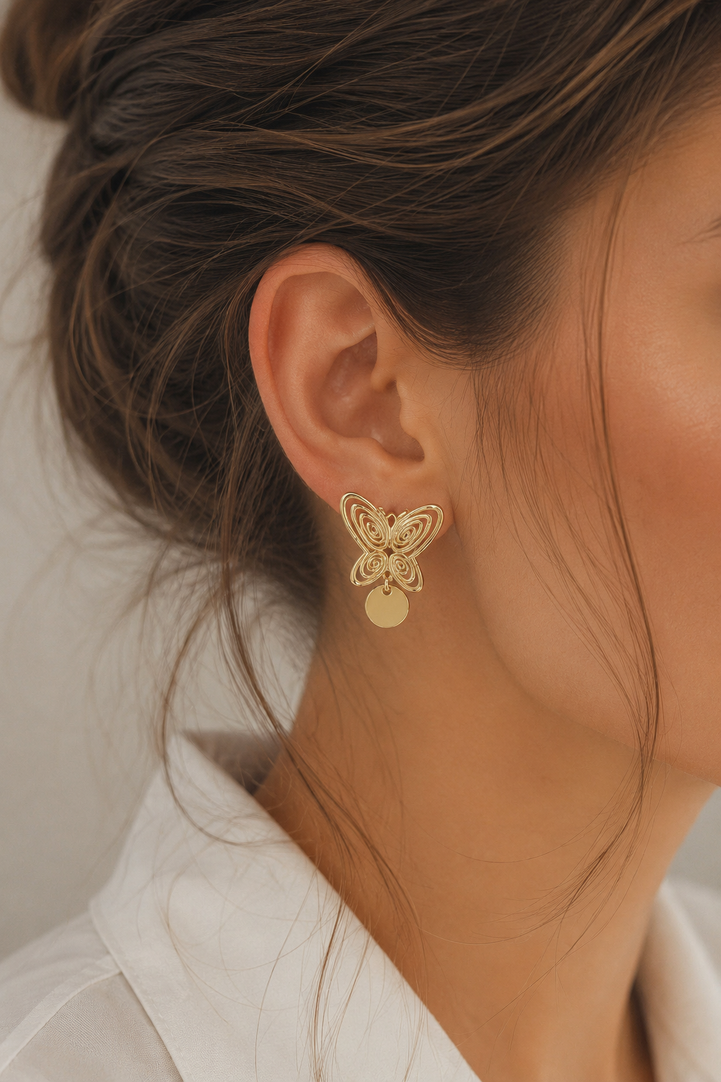 Füsun Küpesi Model Gold Renk Kelebek Model Pirinç Kadın Küpe