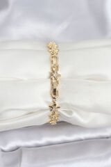 Pirinç Gold Renk VIP Seri Sıralı Taşlı Yıldız Model Zirkon Taşlı Kadın Bileklik