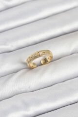Pirinç Gold Renk Zirkon Taşlı Kutup Yıldızı Model Kadın Yüzük