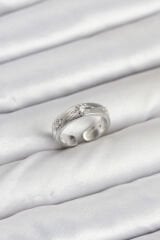 Pirinç Gümüş Renk Zirkon Taşlı Kutup Yıldızı Model Kadın Yüzük