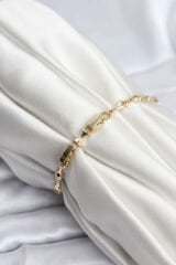 Pirinç Gold Renk VIP Seri İnce Kemik Model Zirkon Taşlı Kadın Bileklik