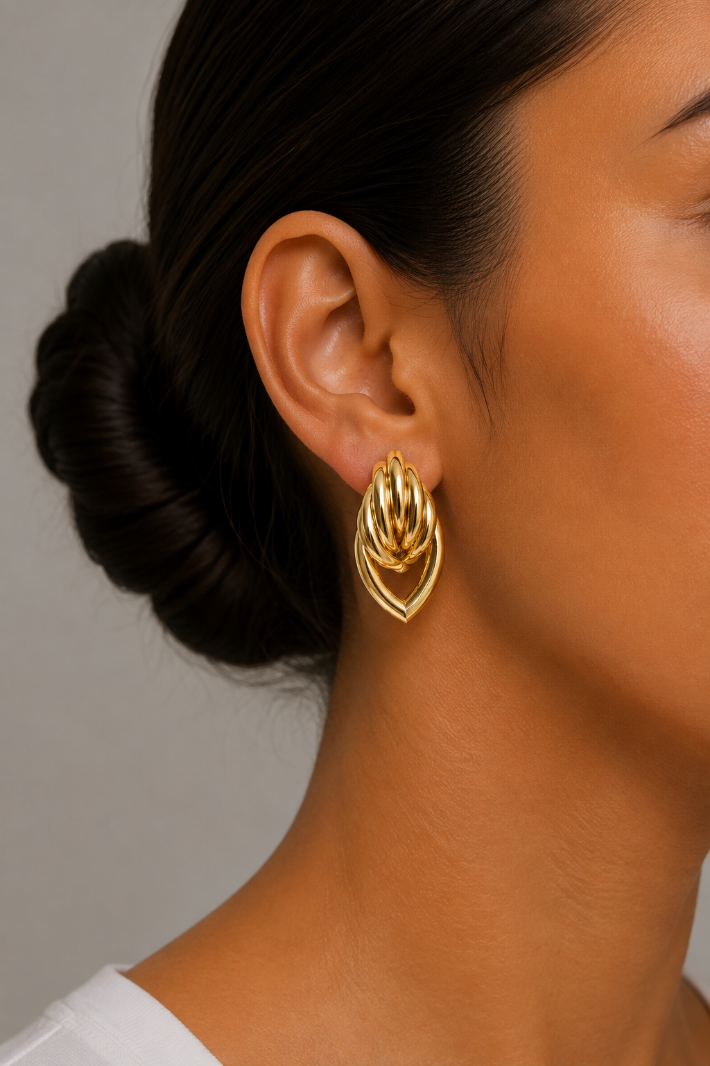 Pirinç Gold Renk Sarmal Damla Model Vintage Kadın Küpe