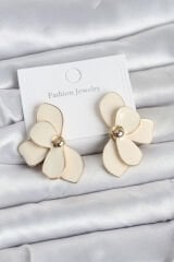 Krem Mineli Lotus Model Pirinç Kadın Küpe