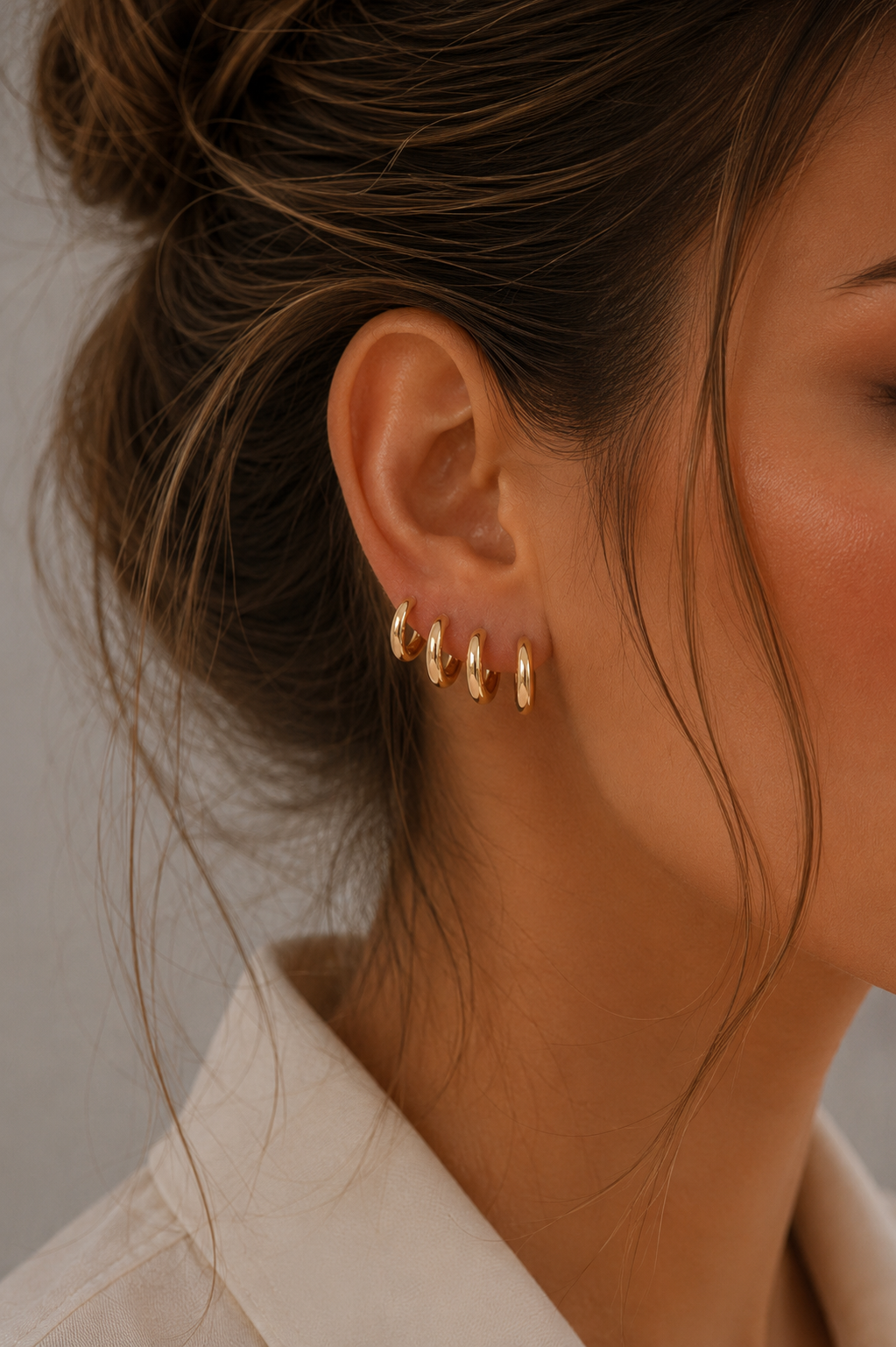 Pirinç Gold Renk Oval Bombeli Küpe Seti