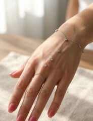 Pirinç Zirkon Taşlı Sallantılı Model Gümüş Renk Kadın Şahmeran
