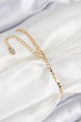 Pirinç Zirkon Taşlı Boncuk Model Ezme Zincir Gold Renk Kadın Bileklik
