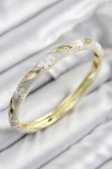 Mineli Pirinç Çiçek Motifli Gold Renk Kadın Kelepçe