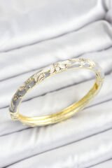 Mineli Pirinç Zirkon Taşlı Gri Çiçek Desenli Gold Renk Kadın Kelepçe