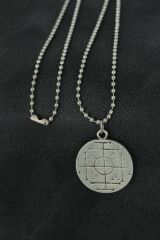 Madalyon Figürlü Metal Erkek Kolye
