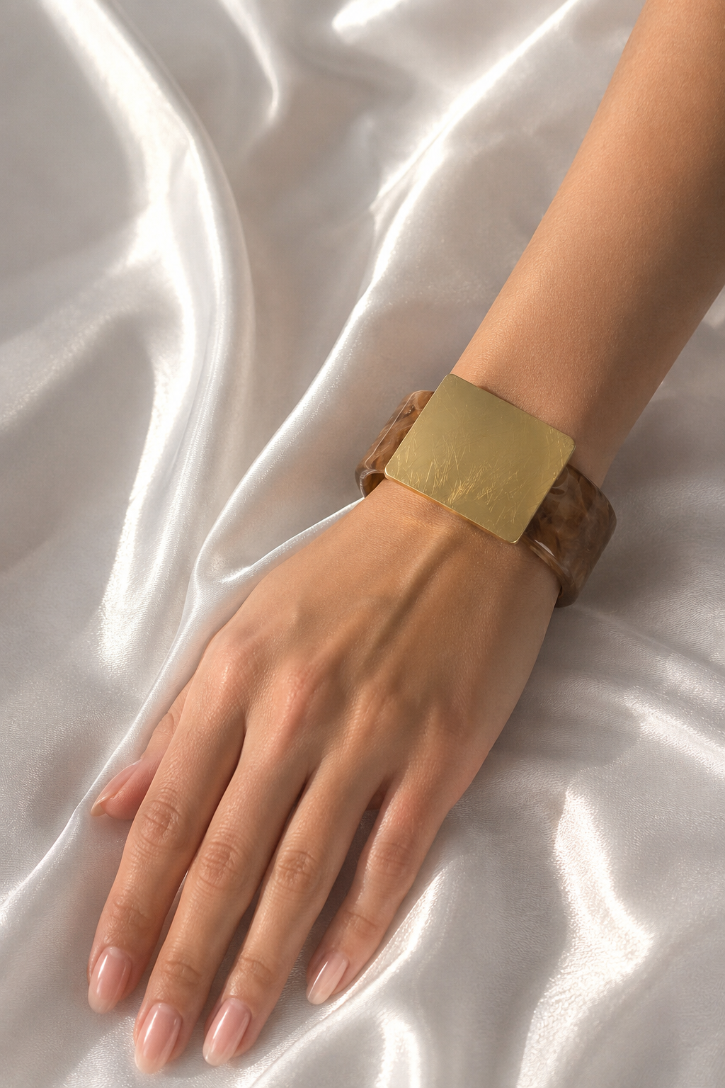 Kahverengi Mermer Desen Akrilik Plastik Gold Kare Plaka Model Vintage Kadın Bilezik