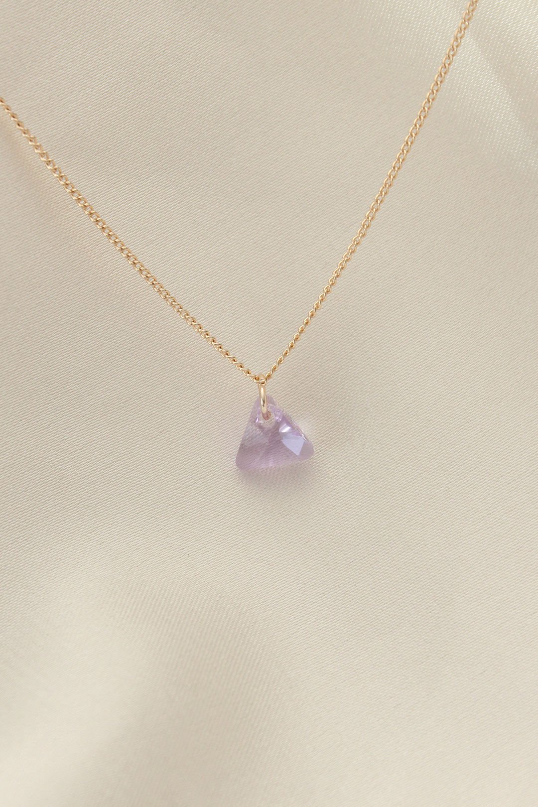 Minimal Lila Kristal Taşlı Kolye