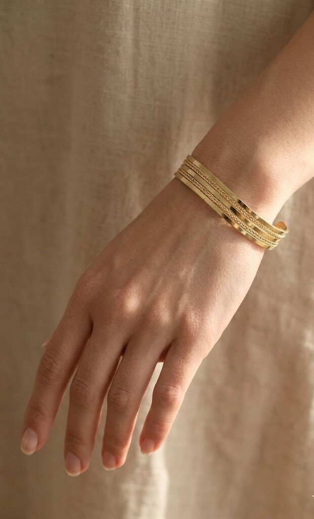 Eğik Şerit Model Gold Renk Pirinç Kadın Bileklik
